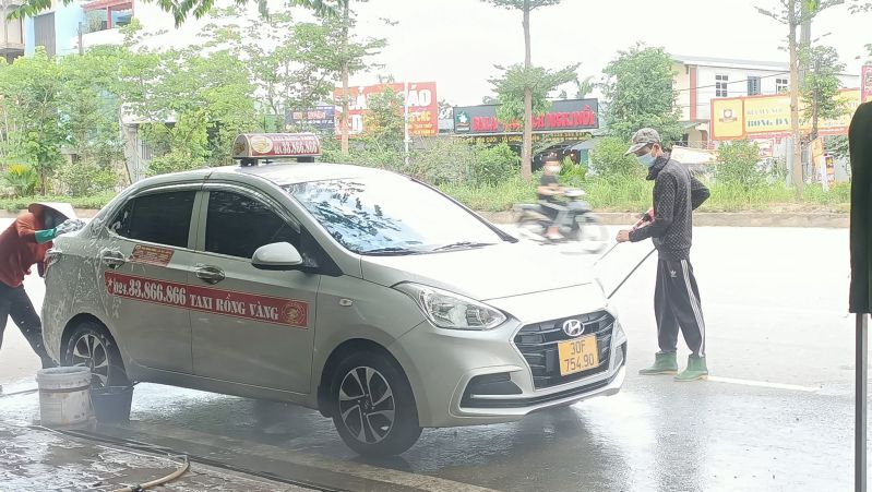 taxi rồng vàng xuân mai