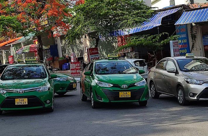 xe taxi hạ long