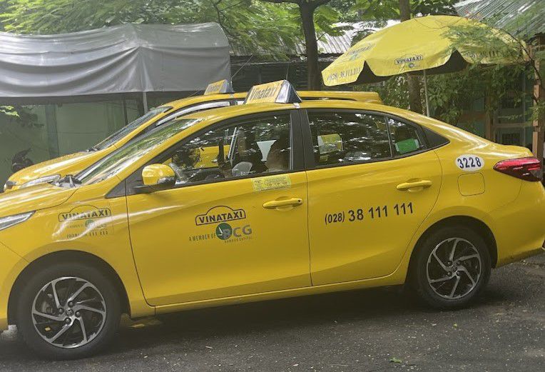 tổng đài taxi đất đỏ